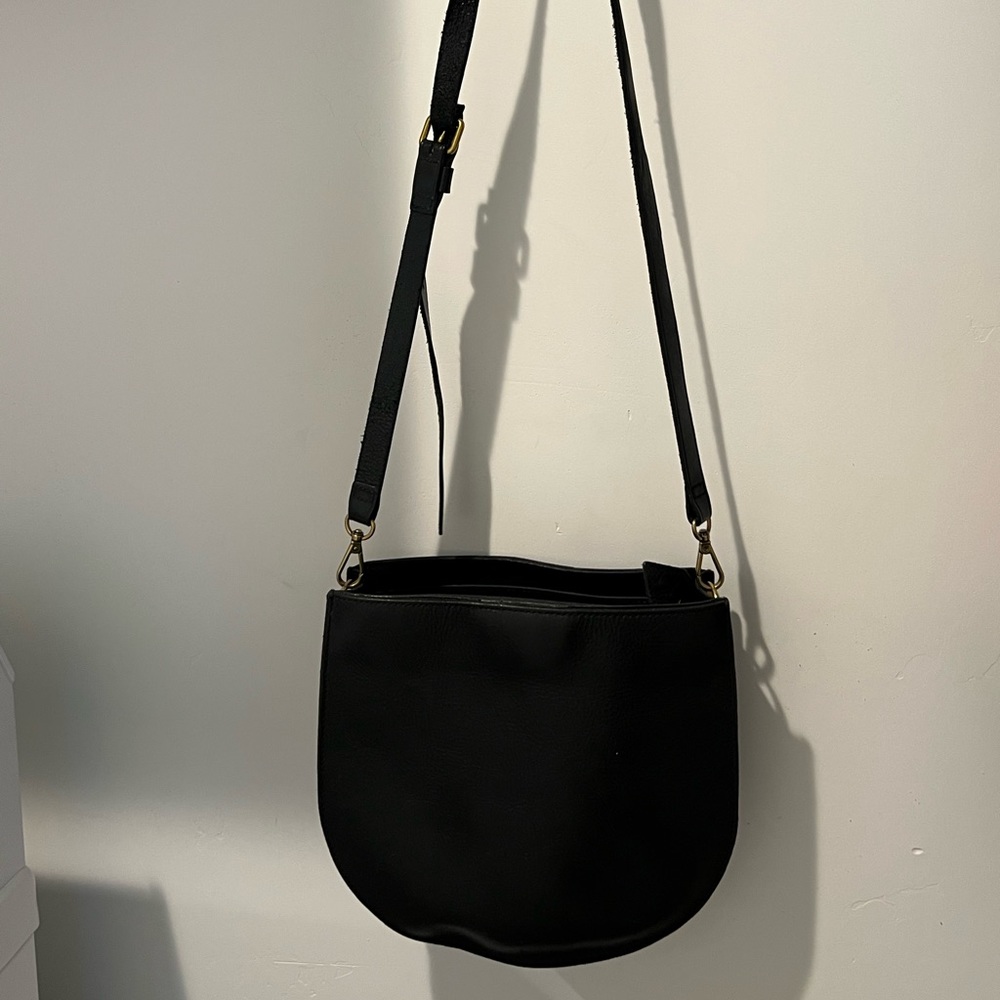 the transport saddlebag from Madewell in black